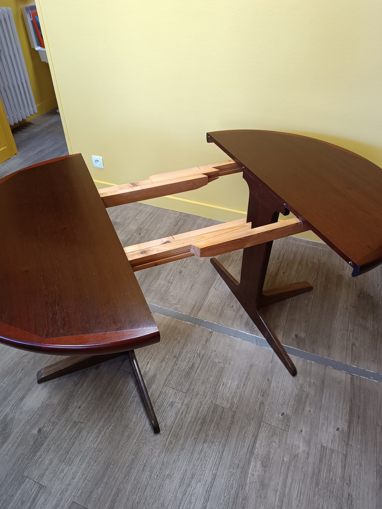 Table a manger scandinave en palissandre