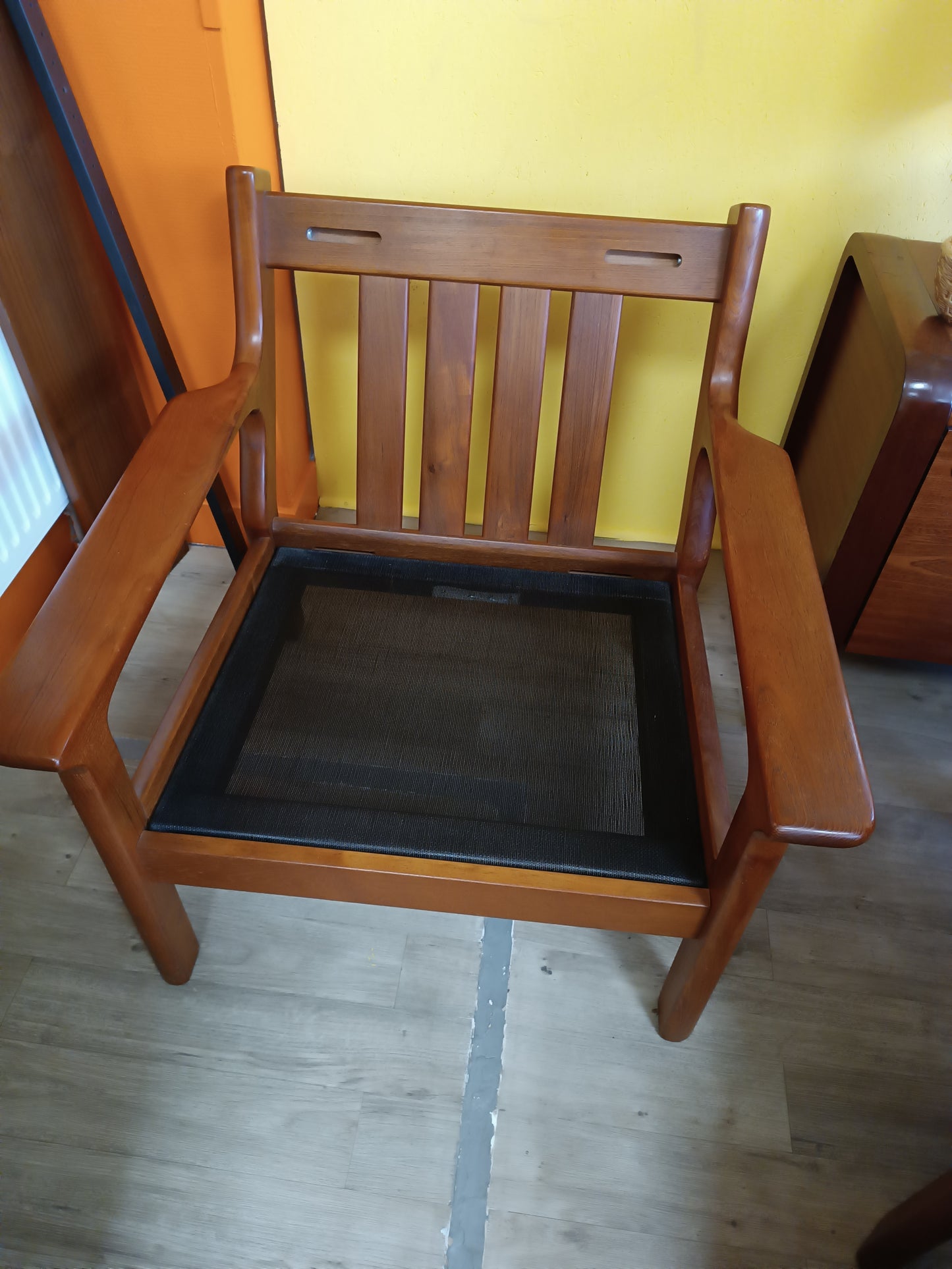 Fauteuil scandinave en teck massif années 60's.