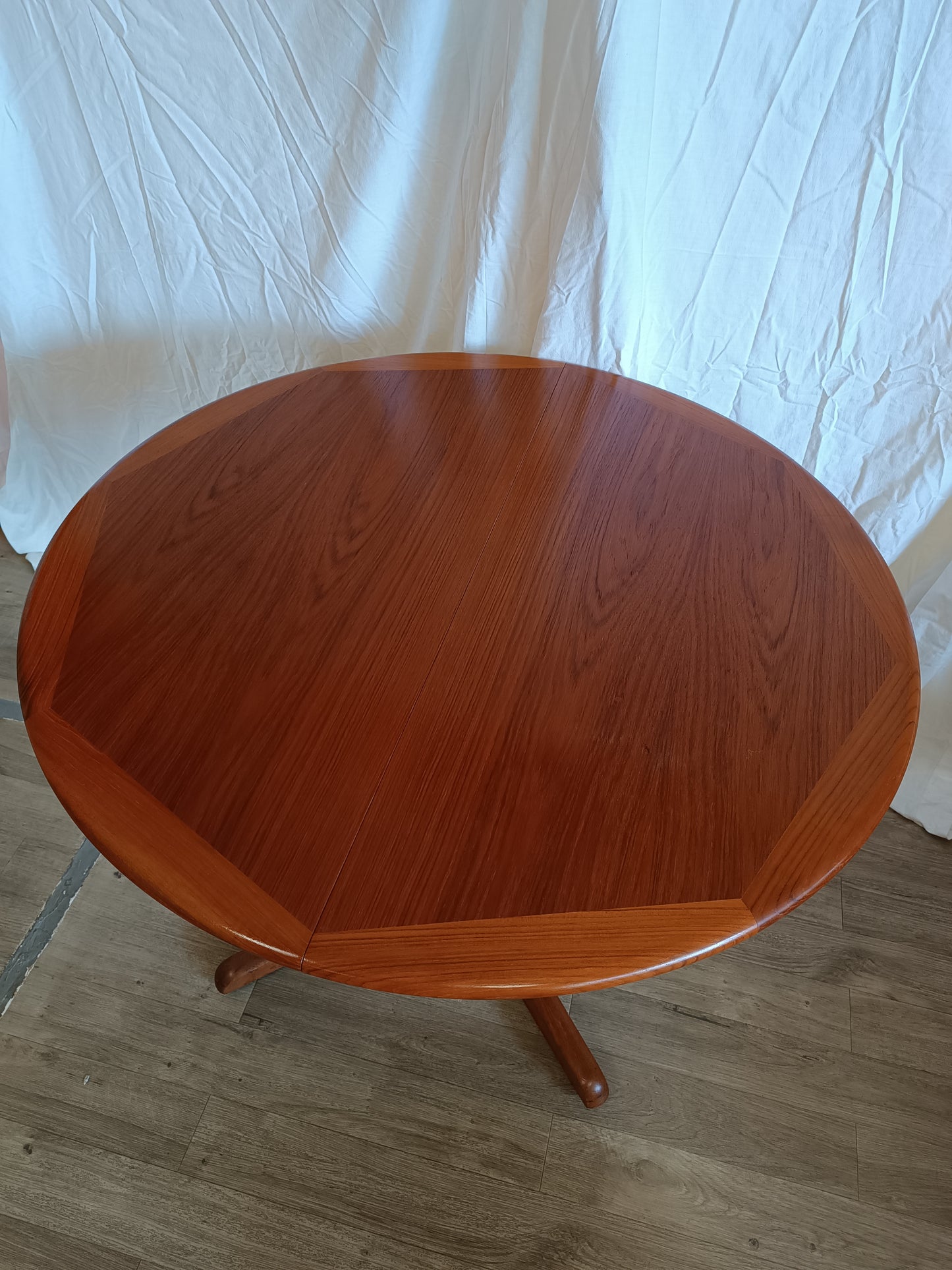 Table a manger scandinave en teck années 70's