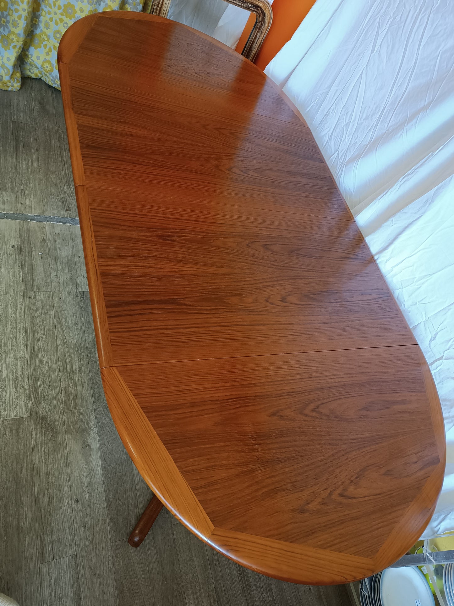 Table a manger scandinave en teck années 70's