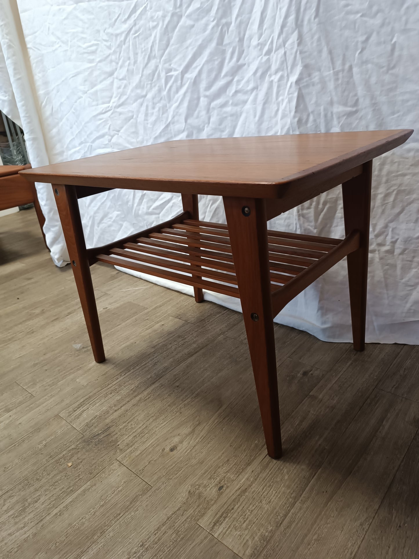 Petite table basse scandinave en teck massif années 70's