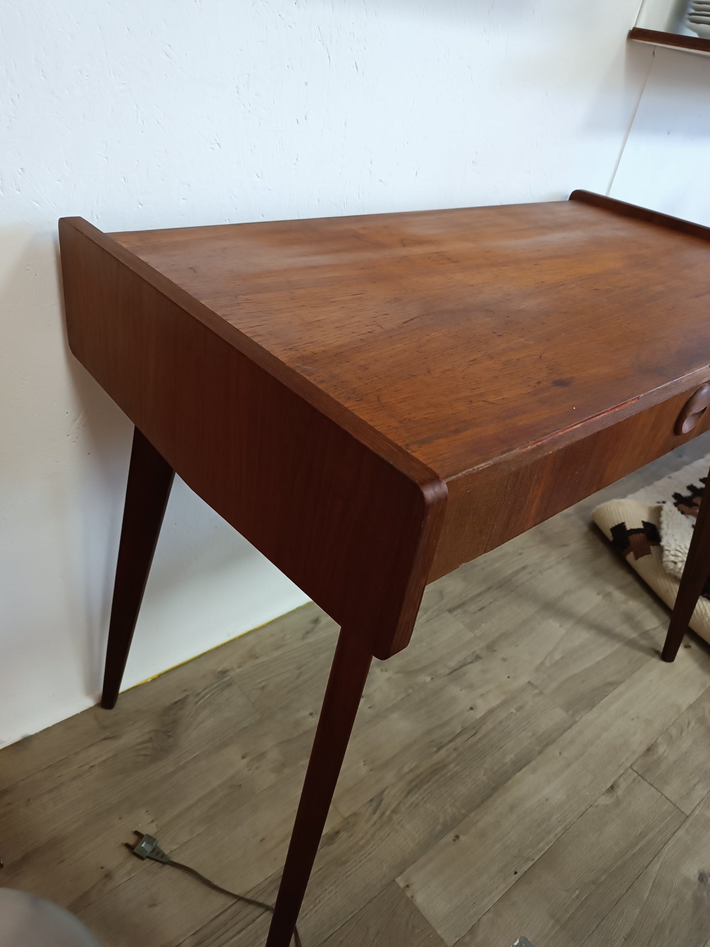 Bureau scandinave en teck 1960's