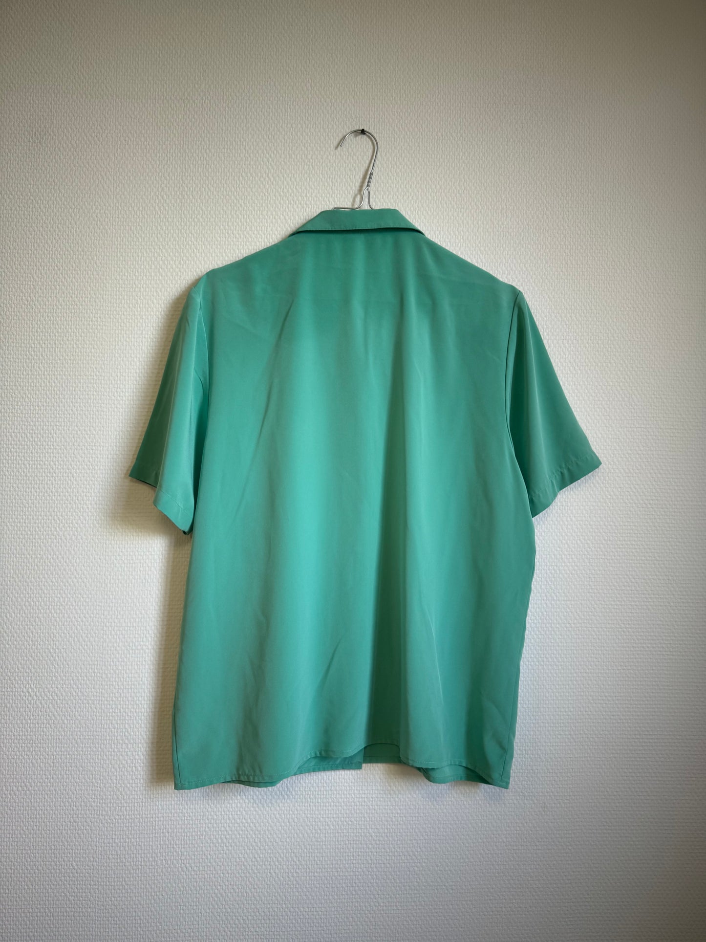 Chemise verte brodée