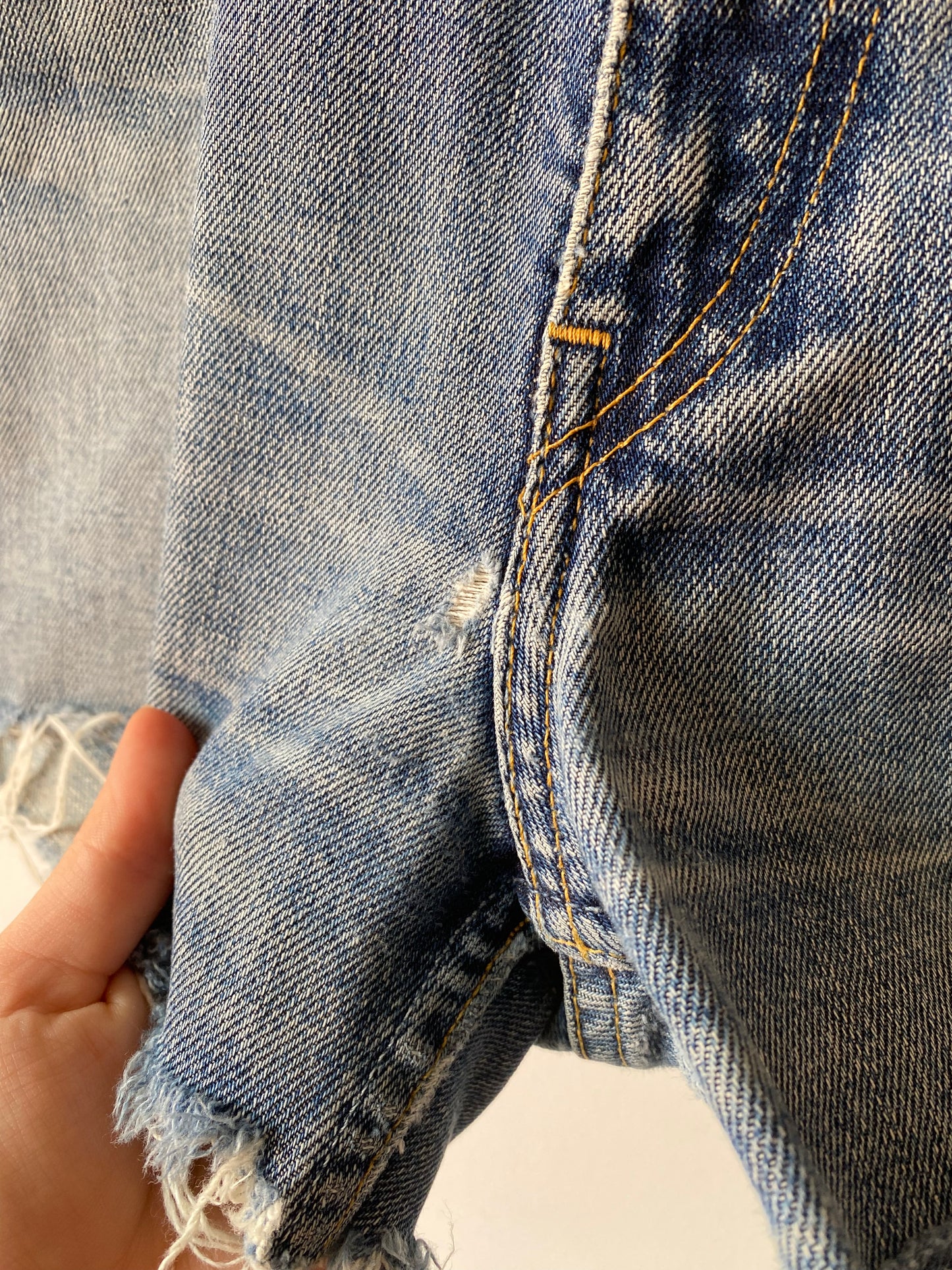 Short Levis